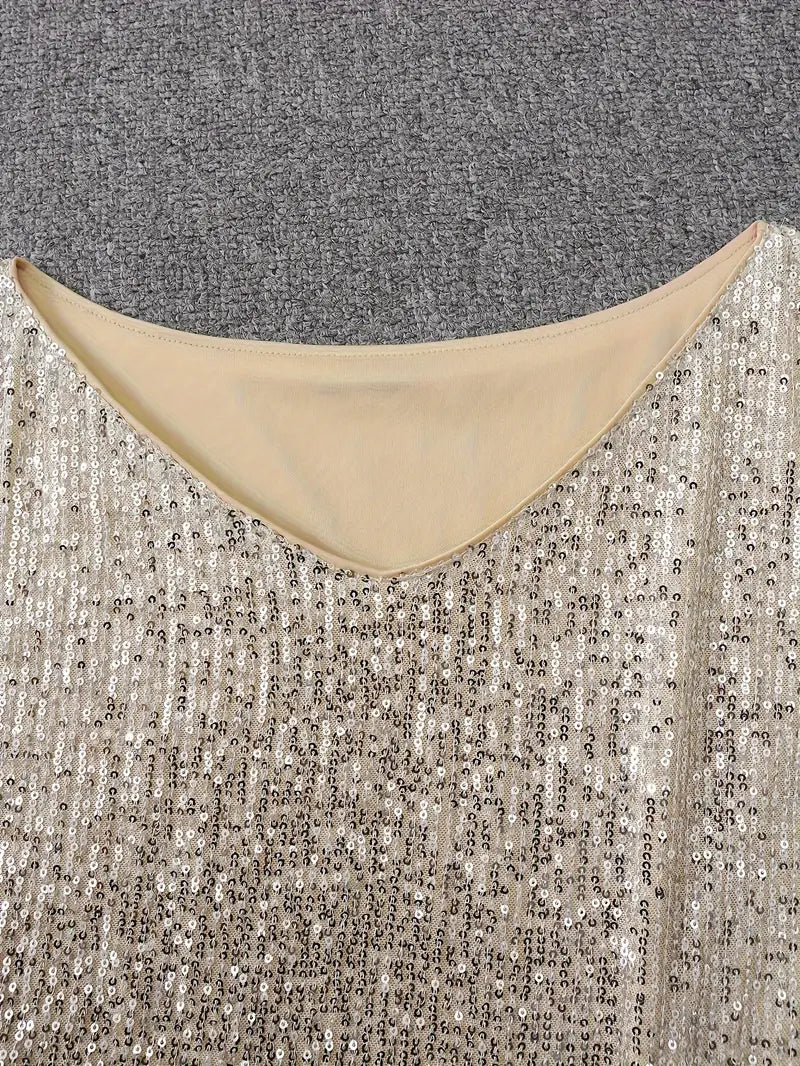 Detail view of boat neckline and banded edging