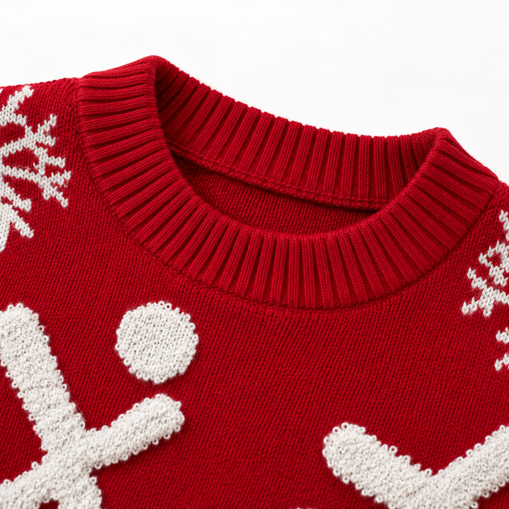 Detail view of round neckline with ribbed edging