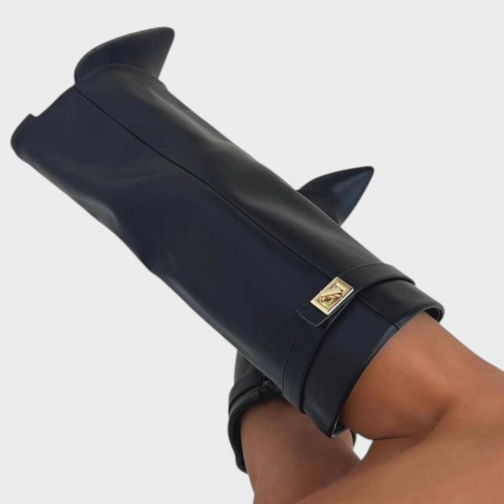 Detail view of shaft, strap with twist-lock closure and side zipper