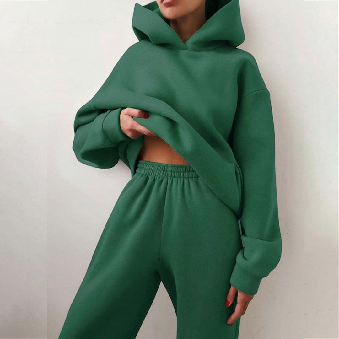 Front view with hood, long sleeves and banded cuffs, zielony