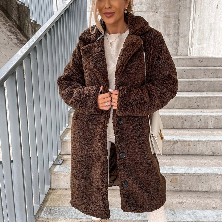 Front view showing lapels, long sleeves and button front, ciemnobrązowy