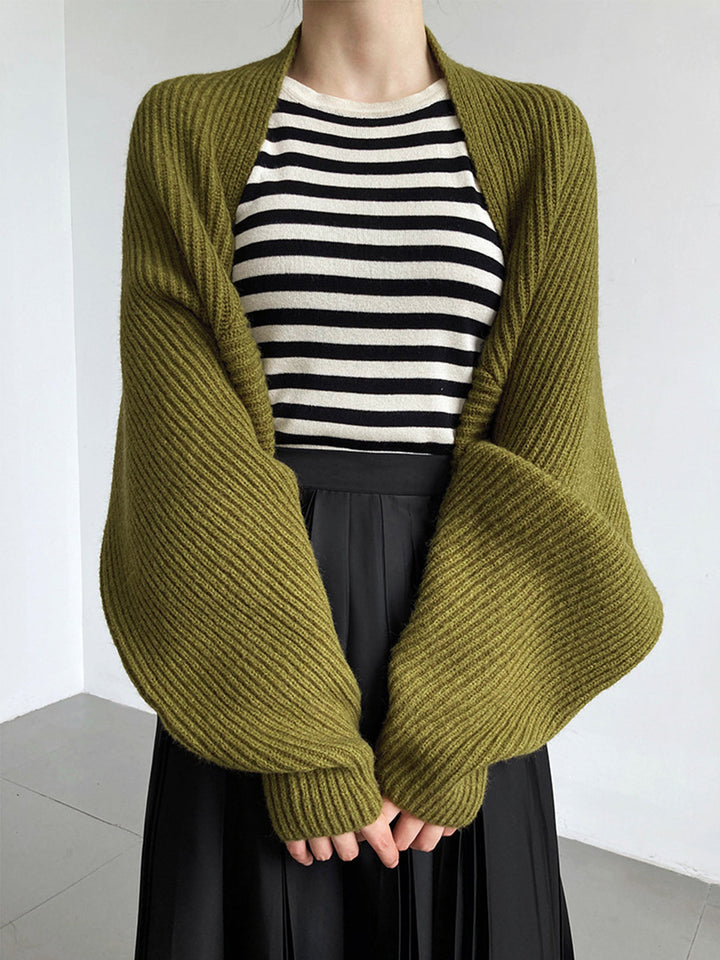 Front view of open-front neckline and long sleeves