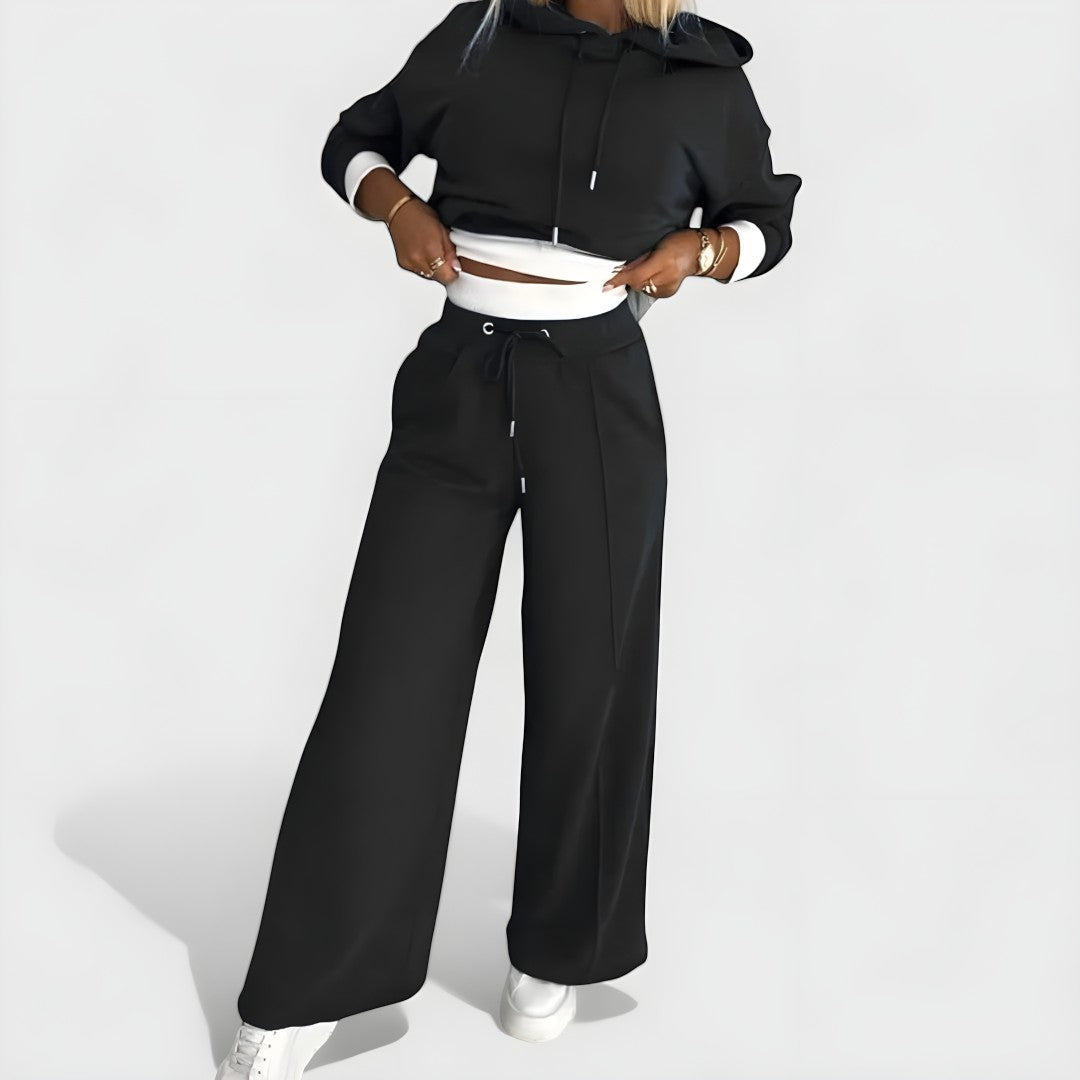 Front view of hooded top with drawstring, banded waist and wide leg pants, czarny