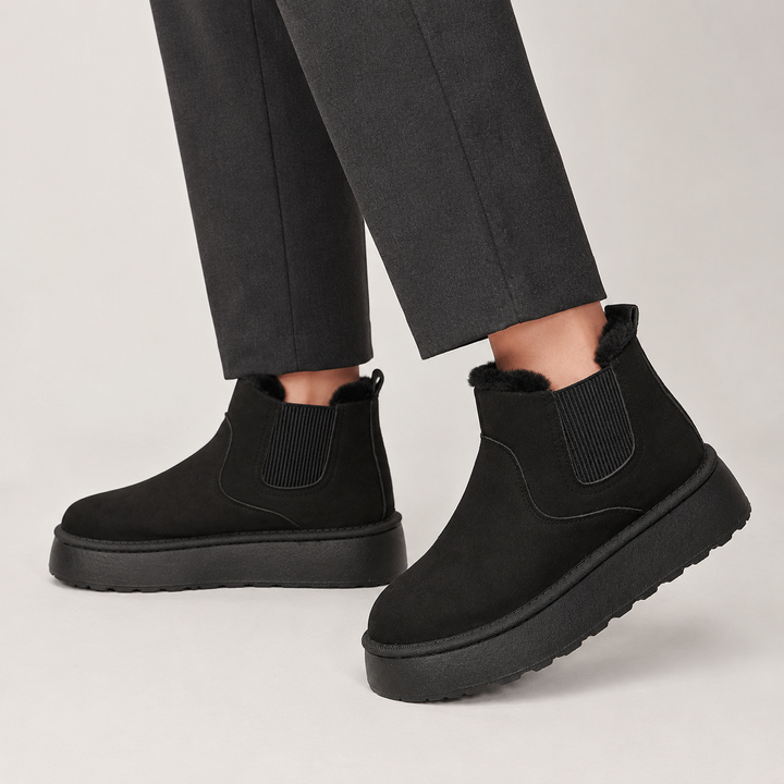 Side view of the upper, side panel and platform sole, black